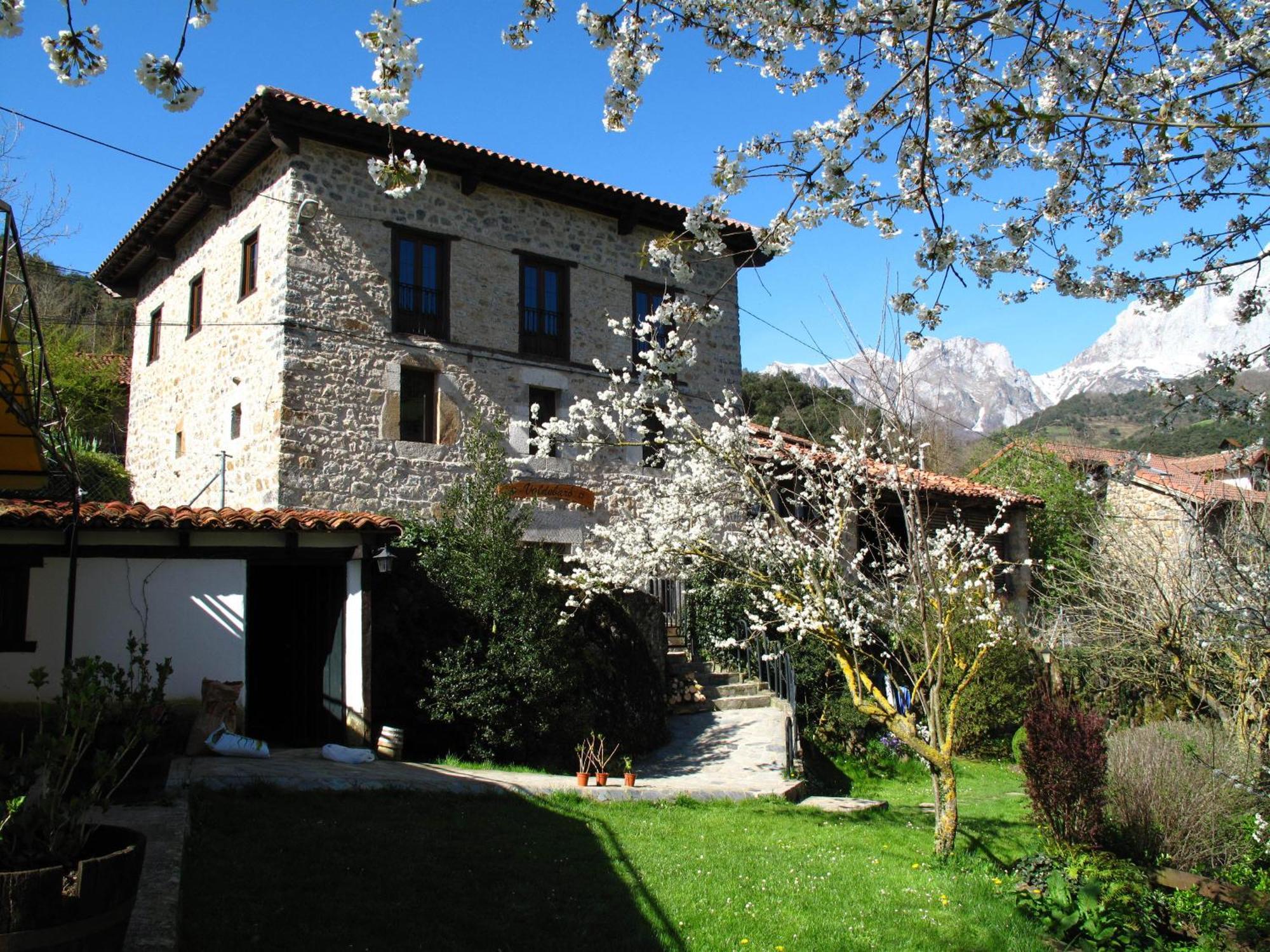 Hostel Albergue Turistico Valdebaro Camaleño Exterior foto